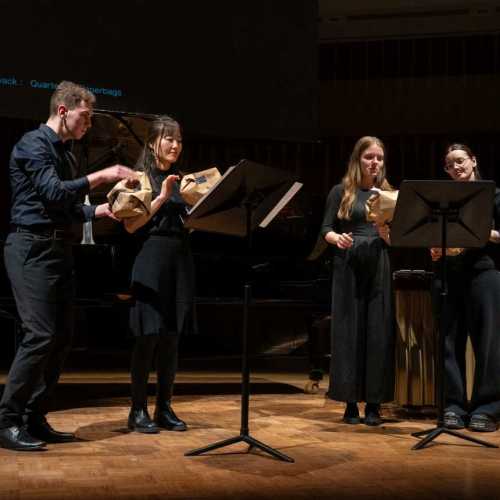 INMM Darmstadt 79. Frühjahrstagung 8.-11.4.2026 „echt“ 10.4.2026 Konzert mit Studierenden der Akademie für Tonkunst Boyoung Byrne – Klavier, Papiertüte Lisa Angelina Hennige – Violine, Klavier, Papiertüte Sarah Lindner – Papiertüte Konstantin Spath – Vibraphon, Papiertüte Alina Kosch – Klavier Jiyu Hong – Violoncello Pia Marei Hauser – Flöte Paul Pankert – Live Elektronik