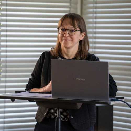 INMM Darmstadt 79. Frühjahrstagung 8.-11.4.2026 „echt“ 11.4.26 Monika Pasiecznik: Queering musikalischer Praktiken in den Arbeiten von Wojtek Blecharz