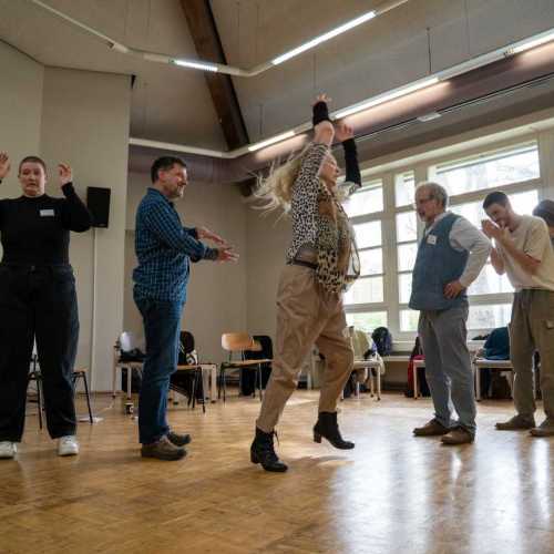 INMM Darmstadt 79. Frühjahrstagung 8.-11.4.2026 „echt“ 10.4.2026 Vielsinnliche Musik für gehörlose, schwerhörige und hörende Erwachsene Leitung: Leo Hofmann, Emil Leske, Susanne Tod